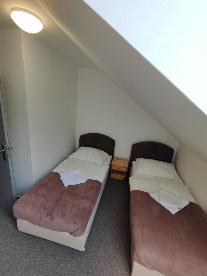 Hotel Stara Skola Mezná Extérieur photo